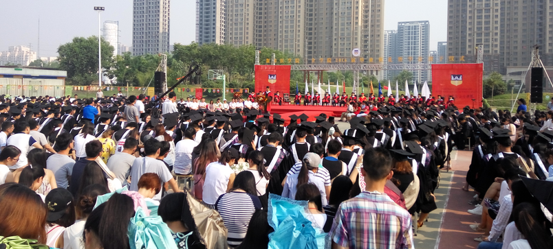高校公关